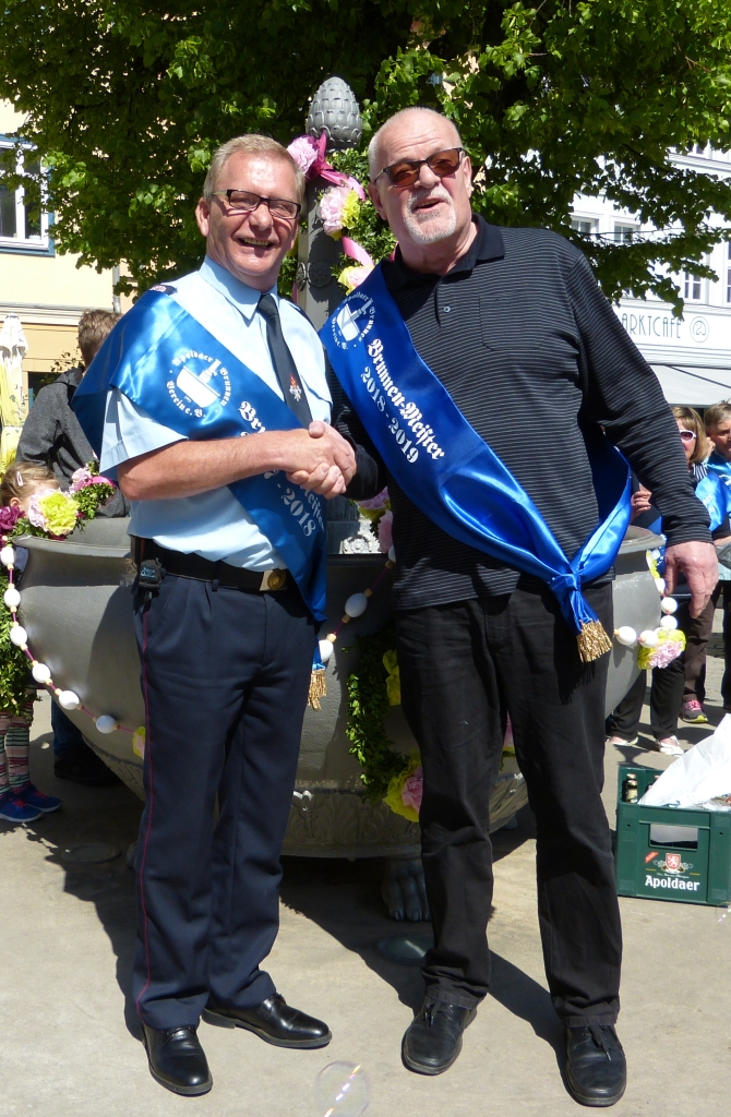 Ingo Knobbe gratuliert Dr. Fritz Wegner Ingo Knobbe gratuliert Dr. Fritz Wegner