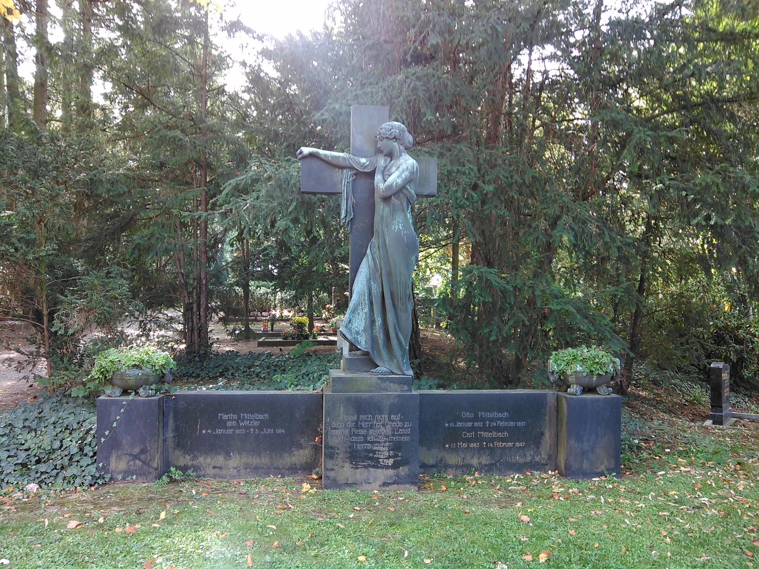 Grabmal Familie Mittelbach Grabmal Familie Mittelbach