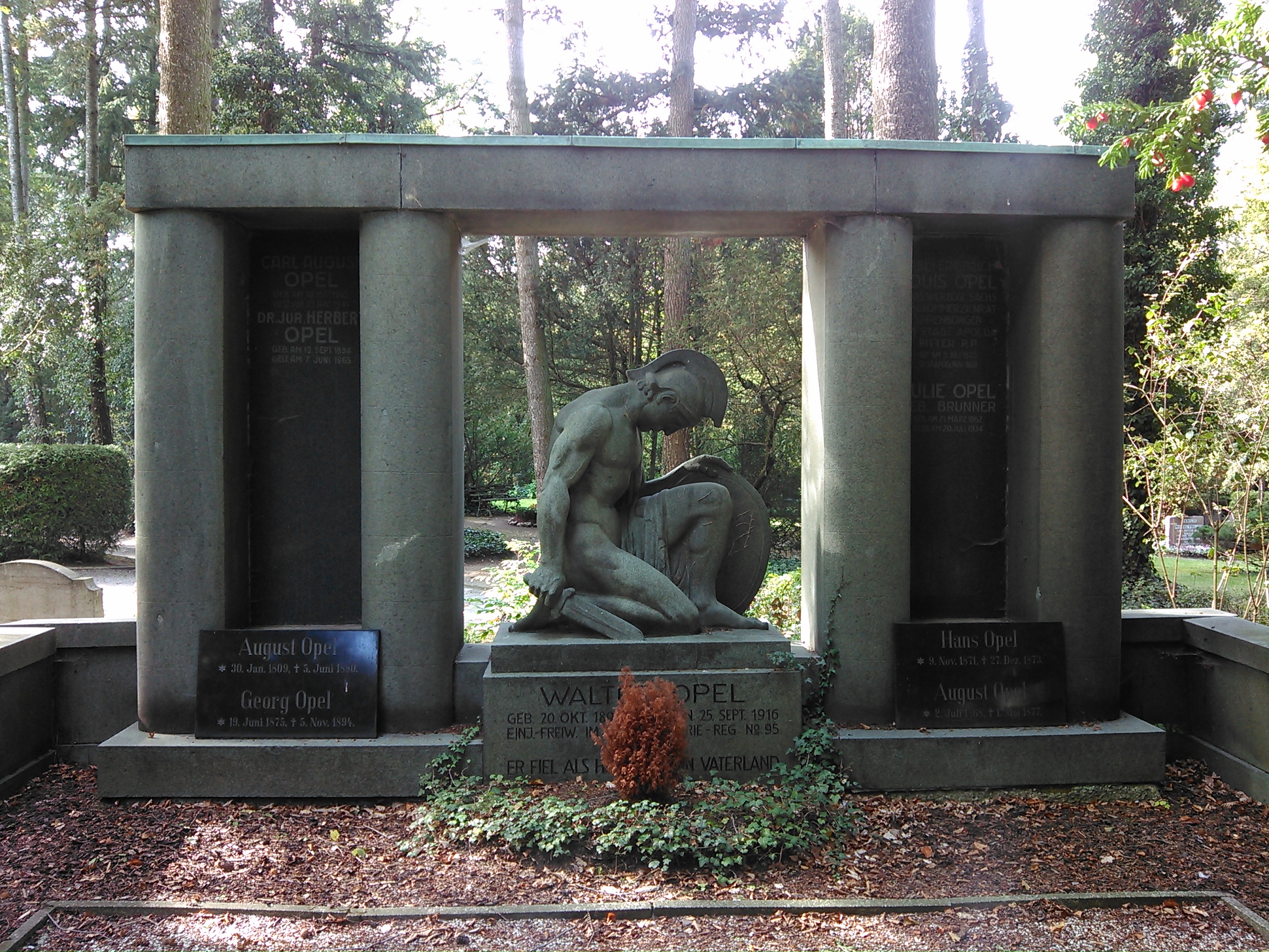 Grabmal Familie Opel Grabmal Familie Opel