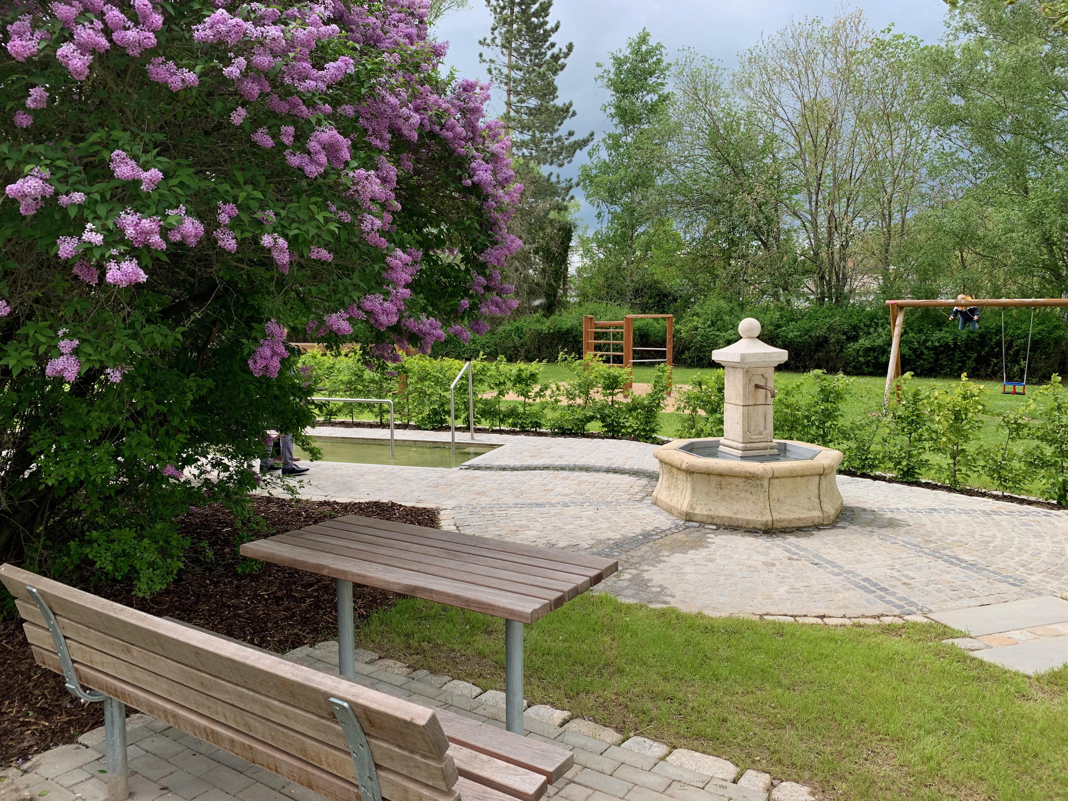 Brunnen und Kneippbecken Brunnen und Kneippbecken