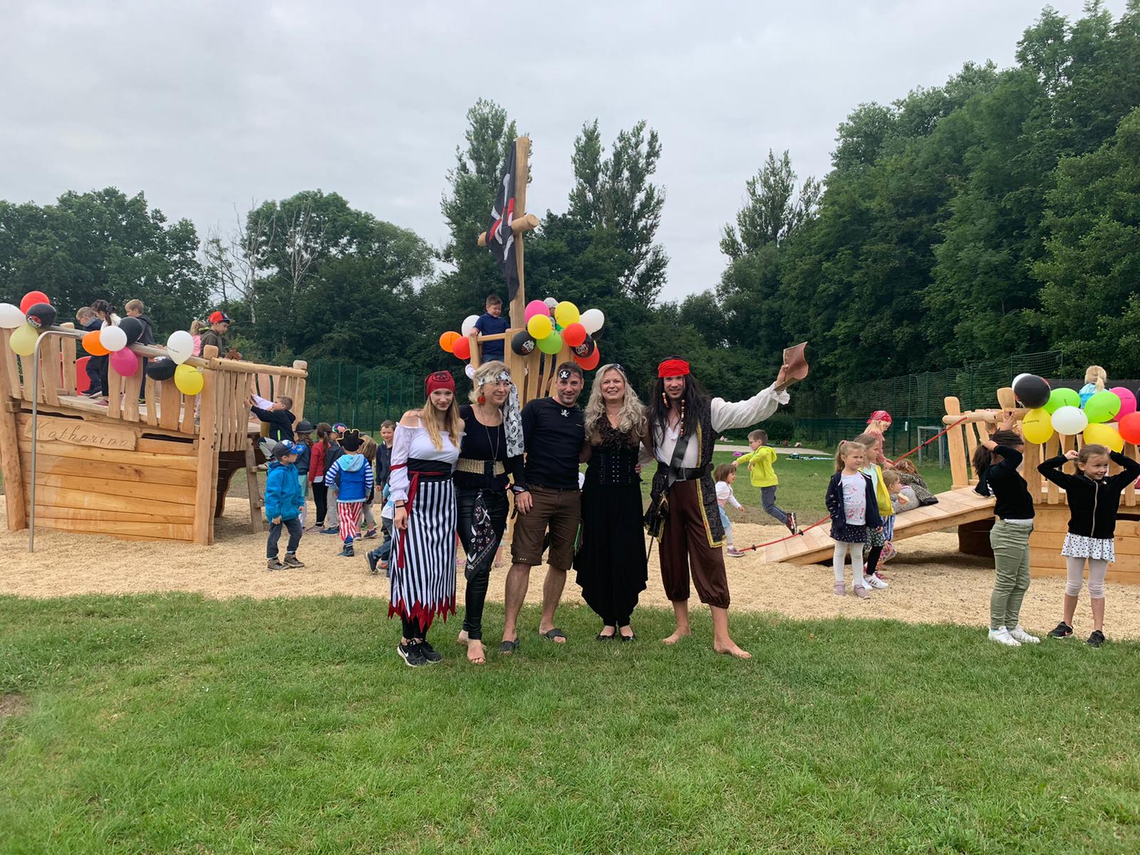 Schiffstaufe im Freibad Schiffstaufe im Freibad