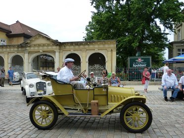 Apoldaer Oldtimer-Schloßtreffen