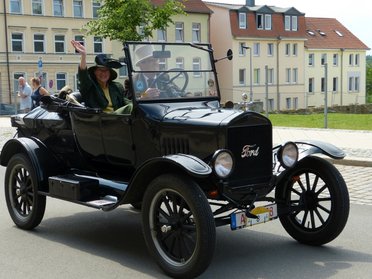 Apoldaer Oldtimer-Schloßtreffen