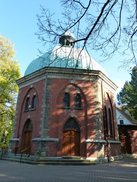 November: Freigabe der sanierten Friedhofskapelle