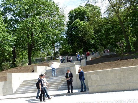 Mai: Freigabe Denkmal Opfer des Faschismus