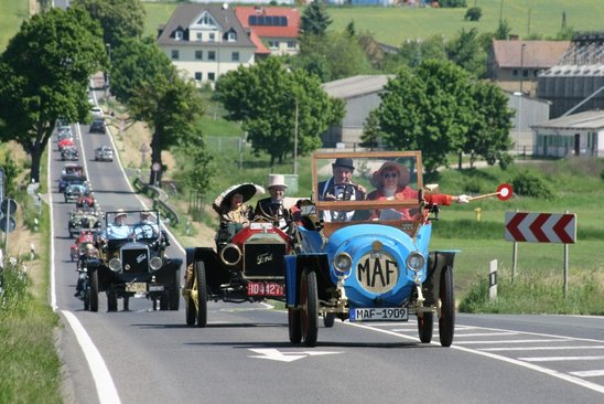 Foto: Oldtimer auf der B87